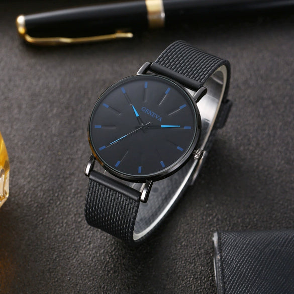 Casual Quartz Watch With Plastic Strap Round Dial Alloy Case For Men And Women