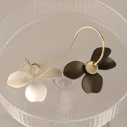 1 Pair Casual Retro Flower Asymmetrical Stoving Varnish Alloy Drop Earrings