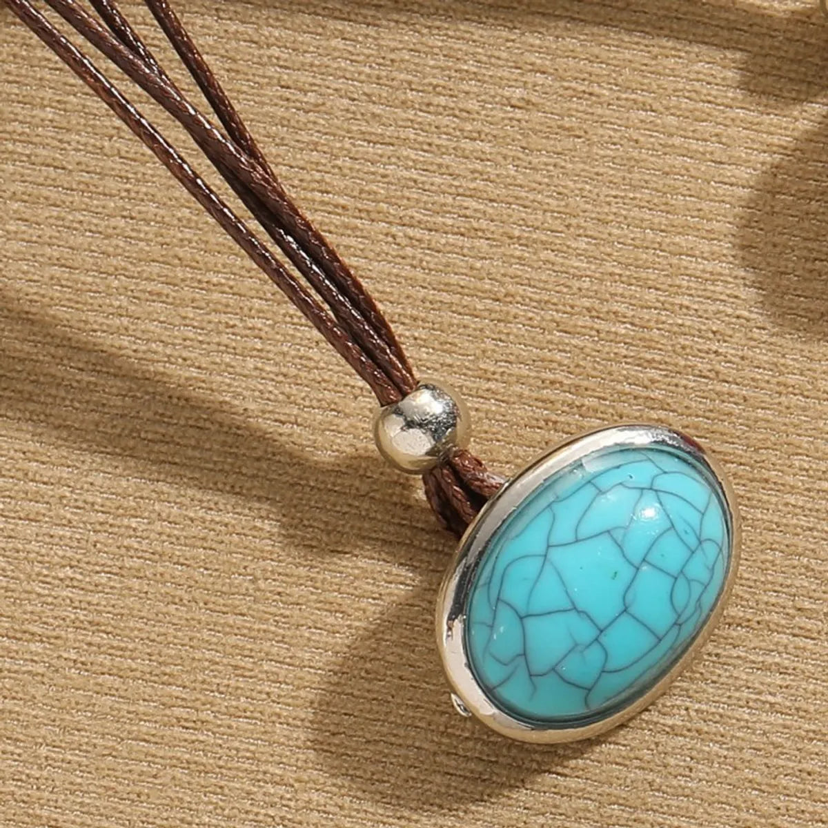 Casual Retro Oval Alloy Leather Rope Inlay Turquoise Resin Women'S Necklace