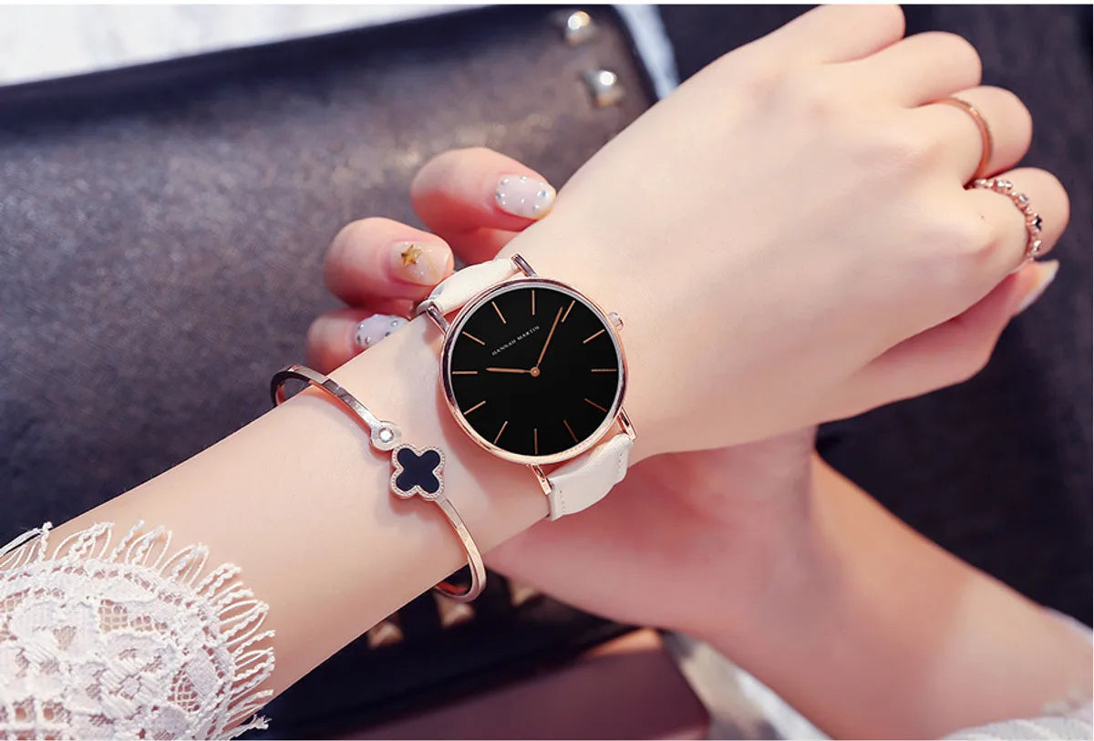 Casual Round Buckle Quartz Women'S Watches