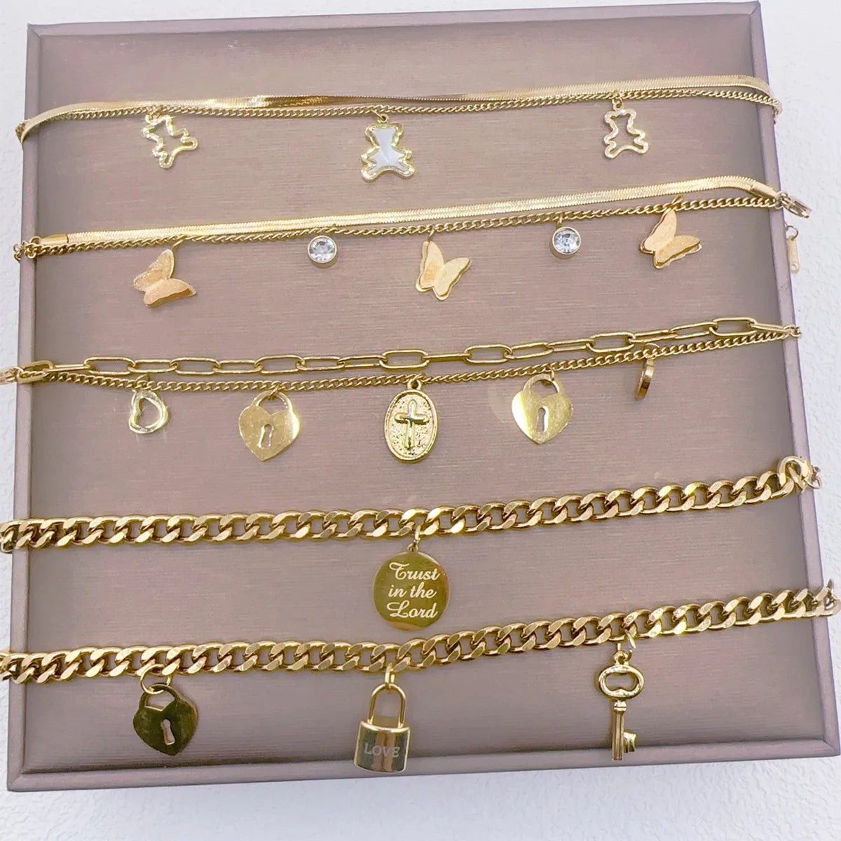 Casual Simple Style Classic Style Heart Shape Butterfly Lock 304 Stainless Steel 18K Gold Plated Bracelets In Bulk