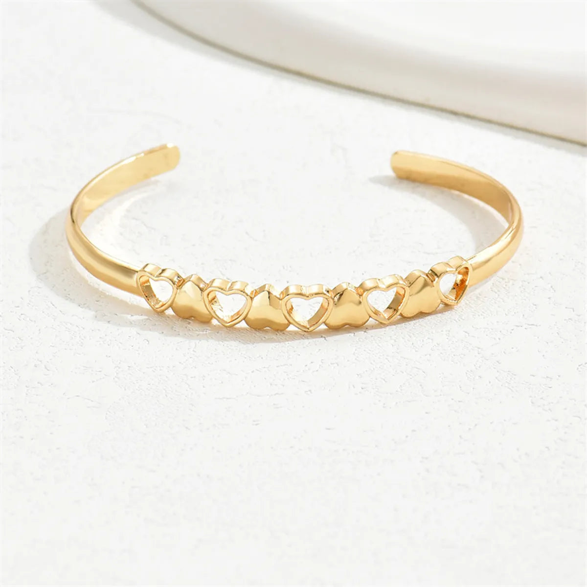 Casual Simple Style Commute Heart Shape Alloy Wholesale Cuff Bracelets