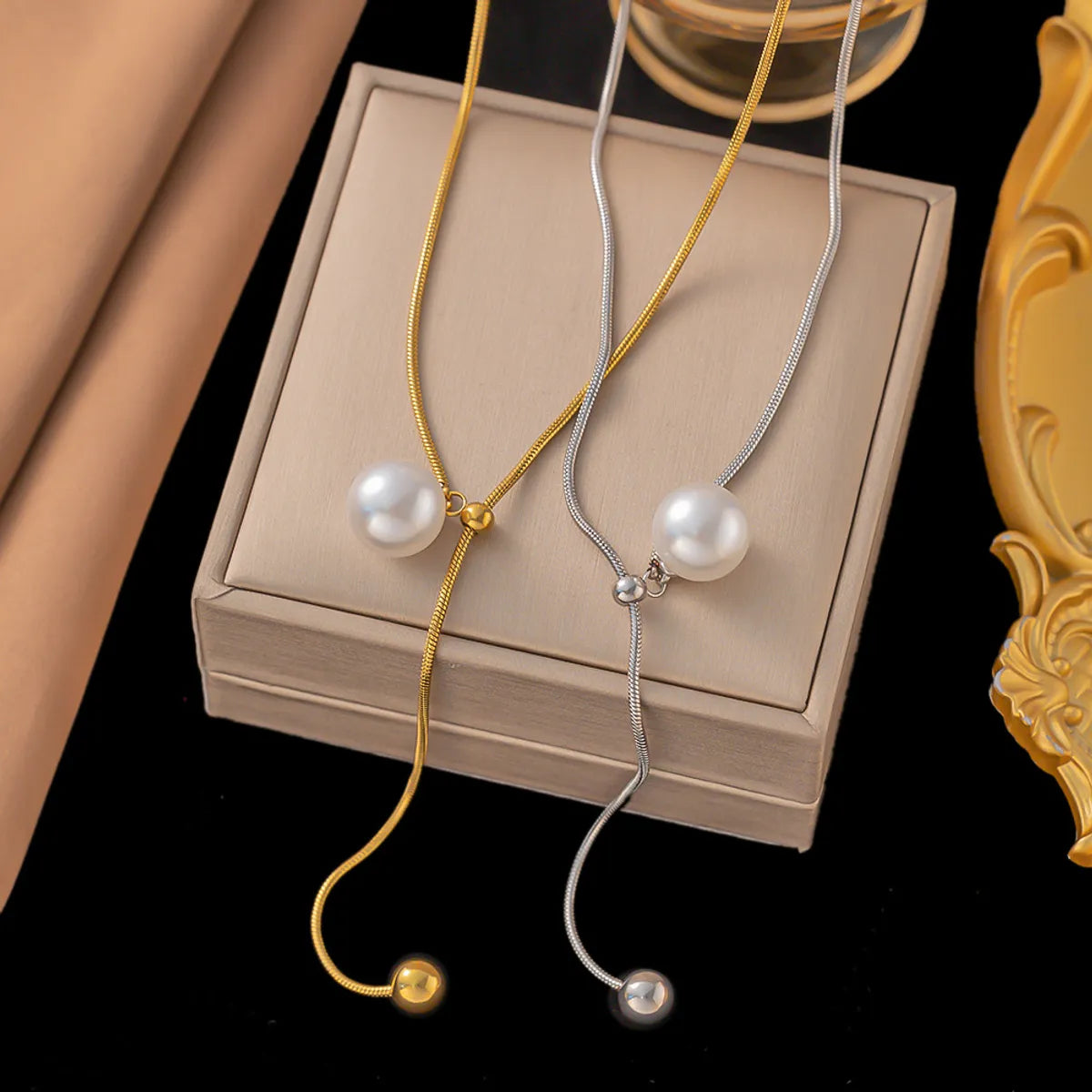 Casual Simple Style Commute Round 18K Gold Plated Artificial Pearls 304 Stainless Steel Plastic Wholesale Pendant Necklace