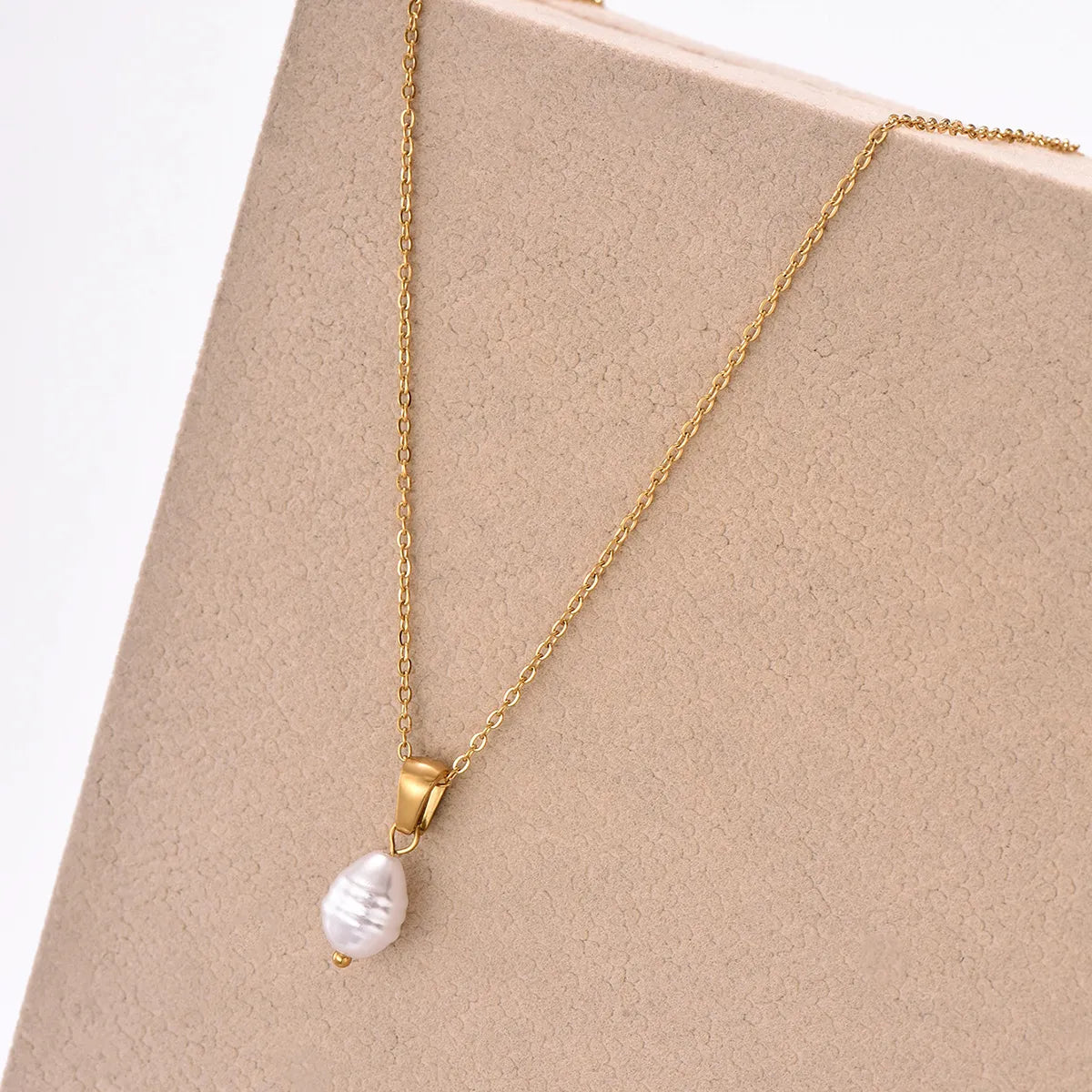 Casual Simple Style Geometric Stainless Steel Artificial Pearl Plating 14k Gold Plated Pendant Necklace