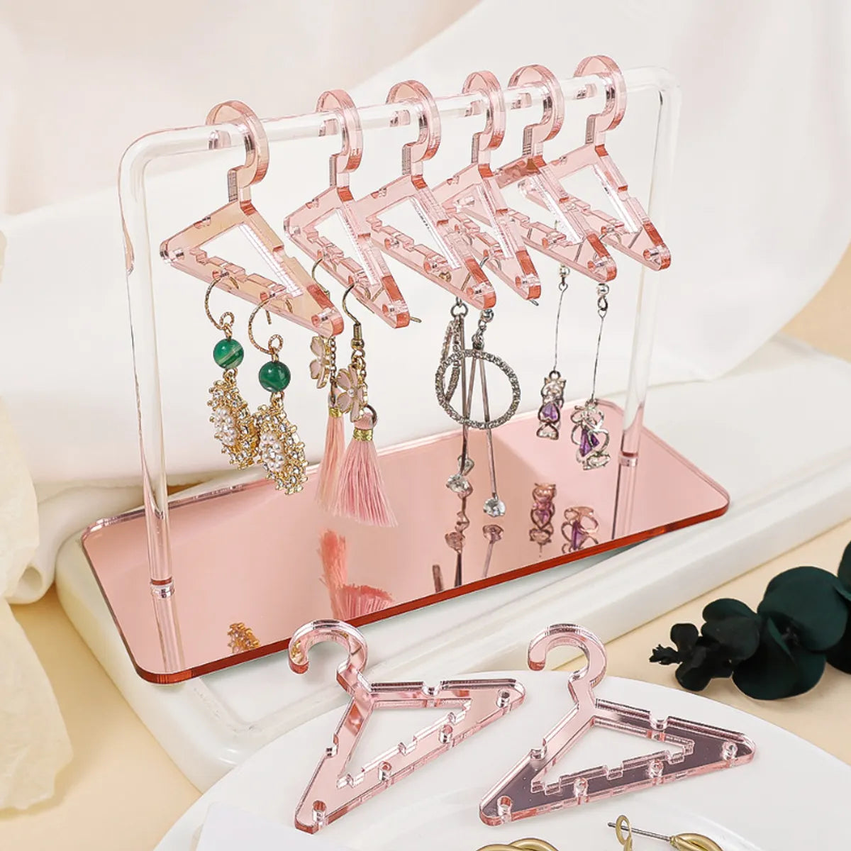 Casual Simple Style Hanger Arylic Transparent Jewelry Rack