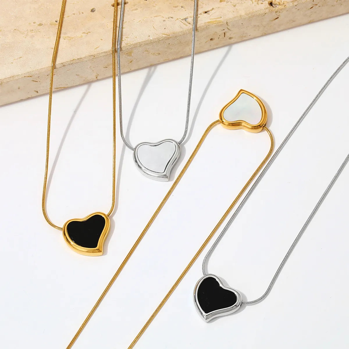 Casual Simple Style Heart Shape Stainless Steel Plating Inlay Artificial Gemstones Gold Plated Necklace