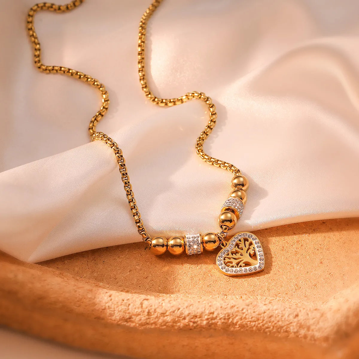 304 Stainless Steel 18K Gold Plated Casual Simple Style Heart Shape Zircon Pendant Necklace