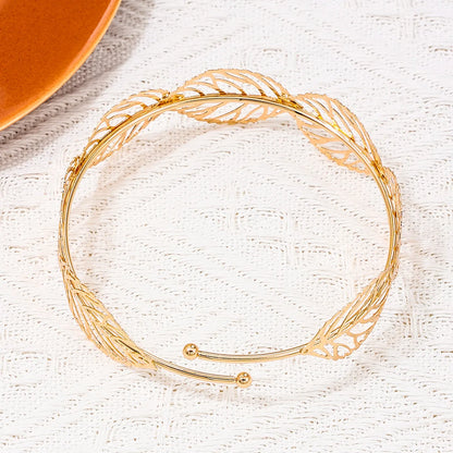 Casual Simple Style Leaves Alloy Plating Hollow Out 14k Gold Plated Women'S Arm Bracelet