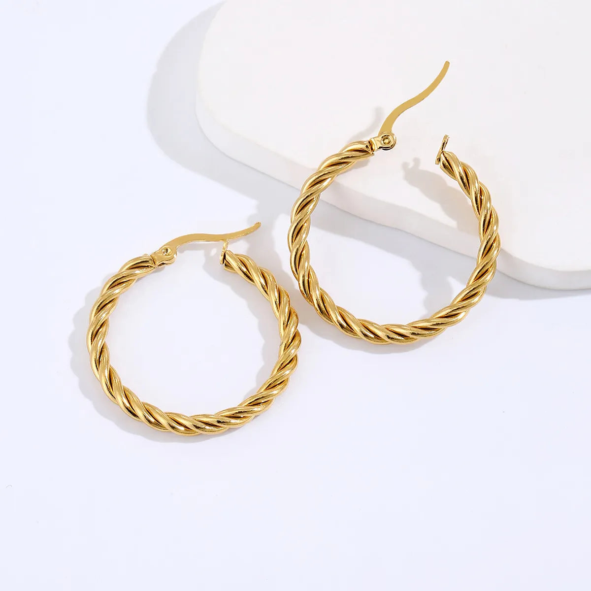 1 Pair Casual Simple Style Round Plating 201 Stainless Steel 18K Gold Plated Hoop Earrings