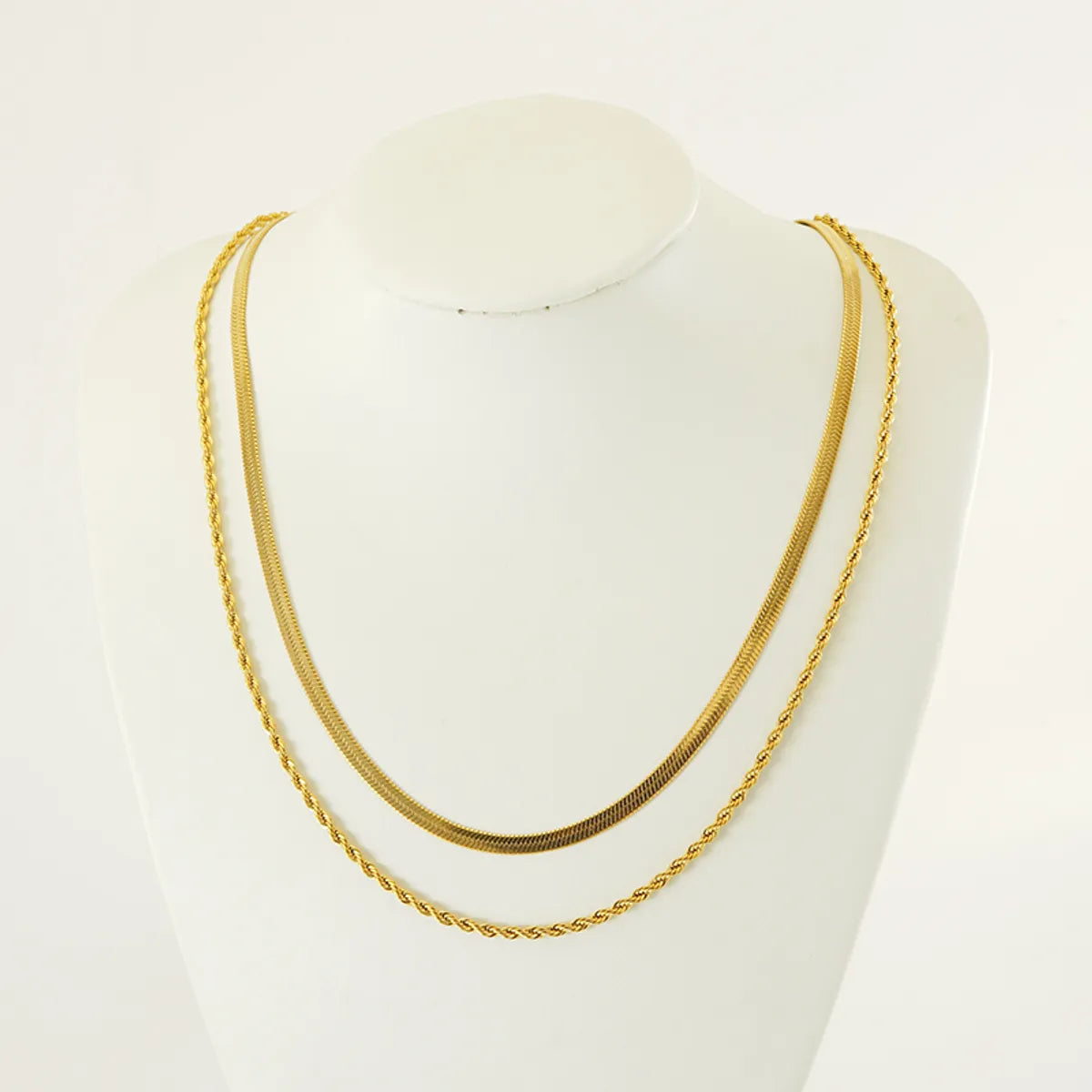 Casual Simple Style Solid Color Stainless Steel Layered Plating 18k Gold Plated Layered Necklaces