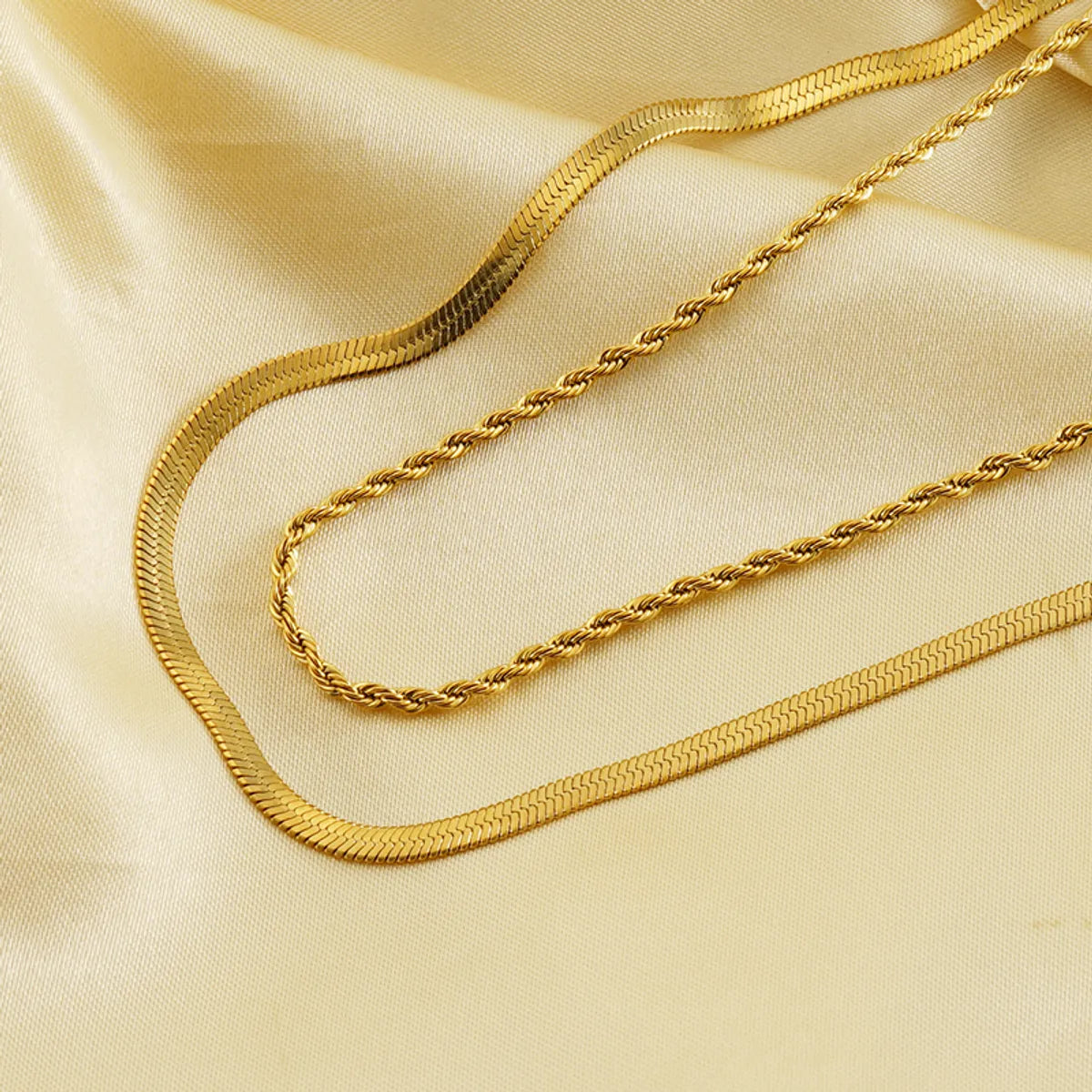 Casual Simple Style Solid Color Stainless Steel Layered Plating 18k Gold Plated Layered Necklaces