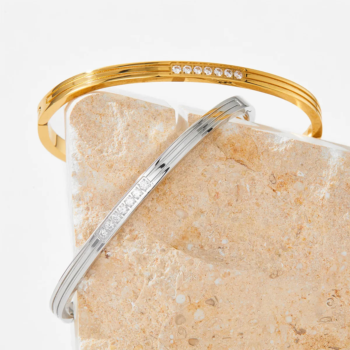 Casual Simple Style Solid Color 304 Stainless Steel 16K Gold Plated White Gold Plated Gold Plated Zircon Bangle In Bulk