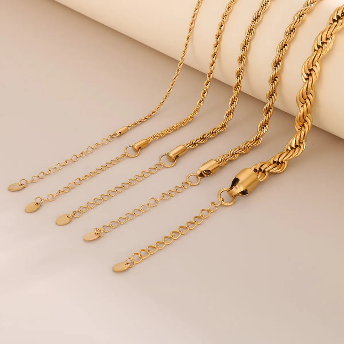 Casual Simple Style Solid Color Stainless Steel Titanium Steel Plating Gold Plated Necklace