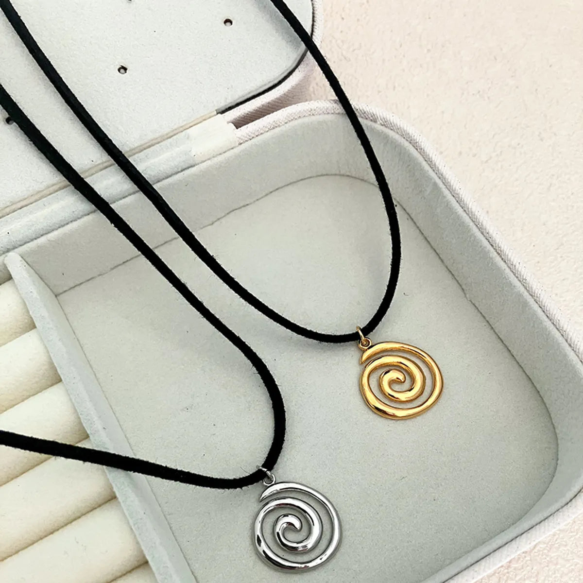 Casual Simple Style Spiral Stainless Steel Plating Gold Plated Pendant Necklace