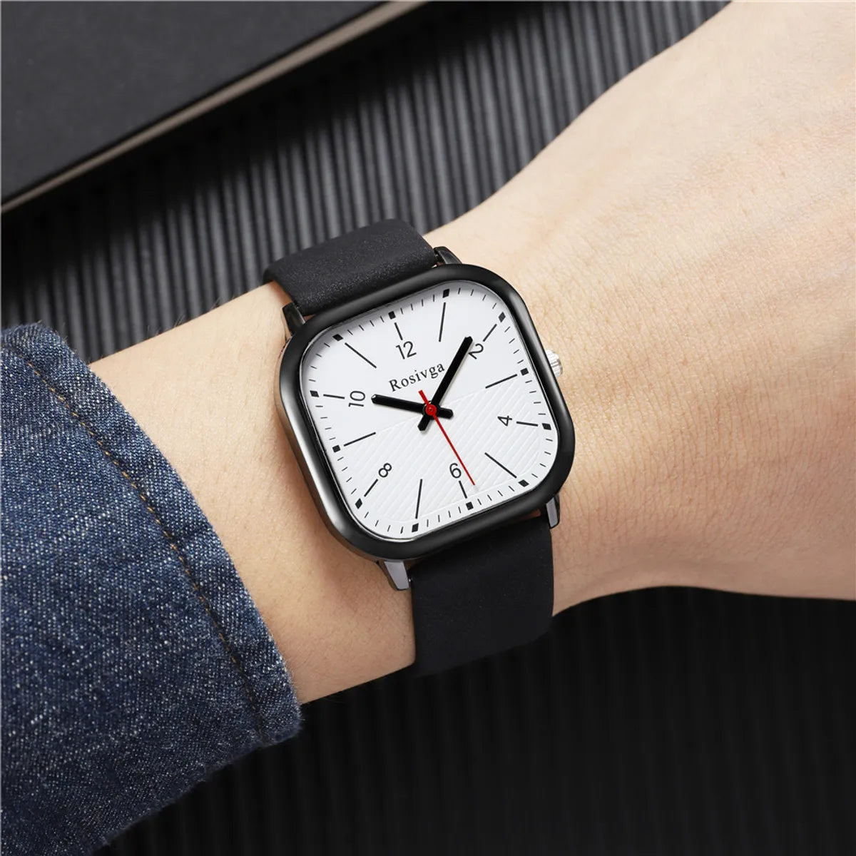 Casual Solid Color Buckle Quartz Men'S Watches