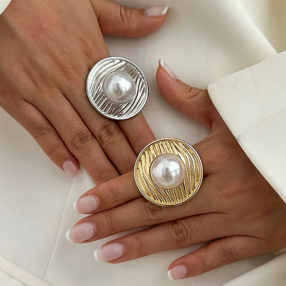 Casual Solid Color Streetwear Geometric Imitation Pearl Alloy Women'S Rings