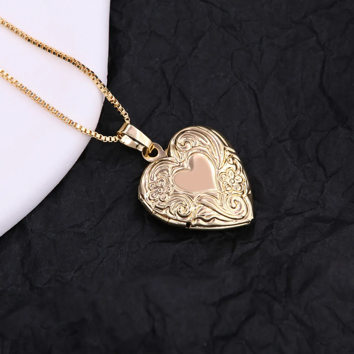 Casual Streetwear Heart Shape Copper Plating 18k Gold Plated Pendant Necklace