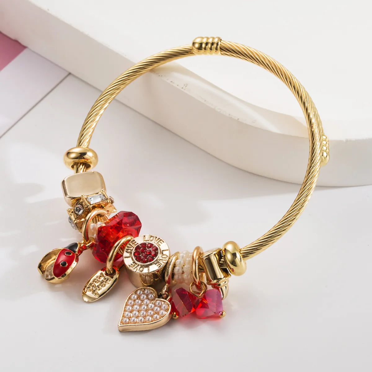 Casual Vacation Classic Style Red Heart Beetles 304 Stainless Steel Alloy Gold Plated Rhinestones Bangle In Bulk