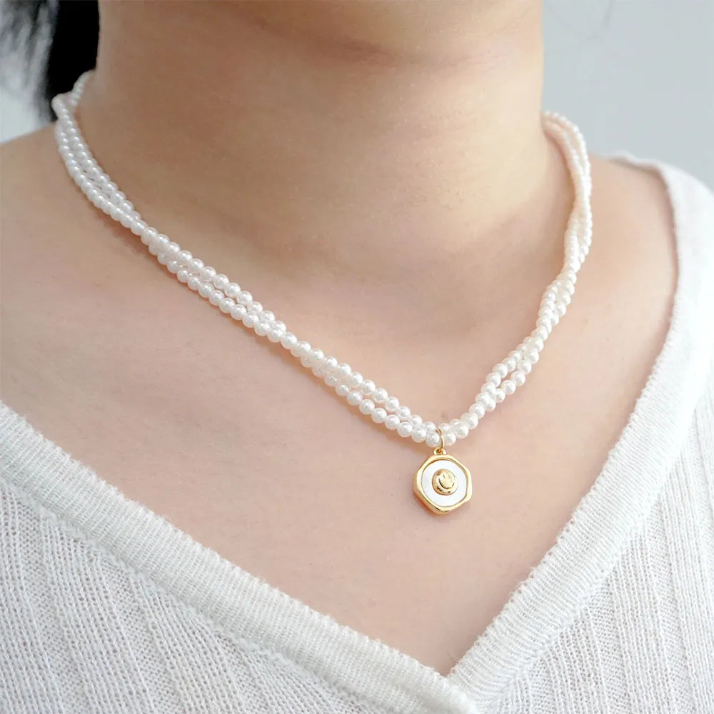 Casual Vacation Simple Style Flower Imitation Pearl Copper Beaded Shell Gold Plated Women'S Pendant Necklace