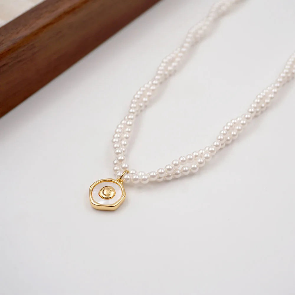 Casual Vacation Simple Style Flower Imitation Pearl Copper Beaded Shell Gold Plated Women'S Pendant Necklace