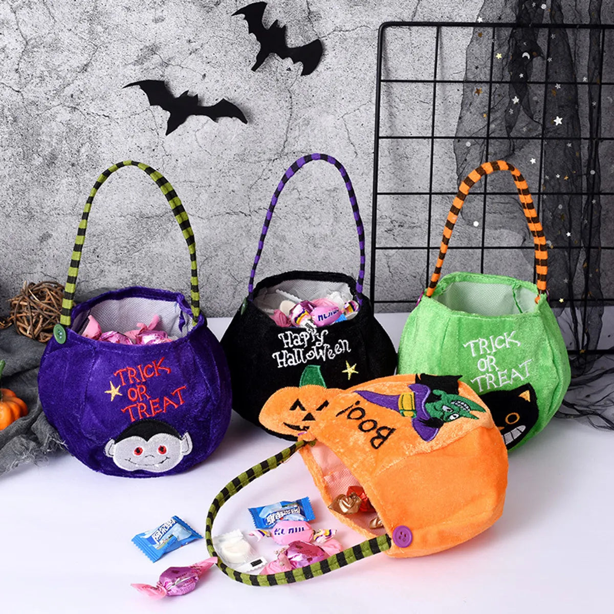 A Halloween Simple Cartoon Pumpkin Shape Shoulder Bag