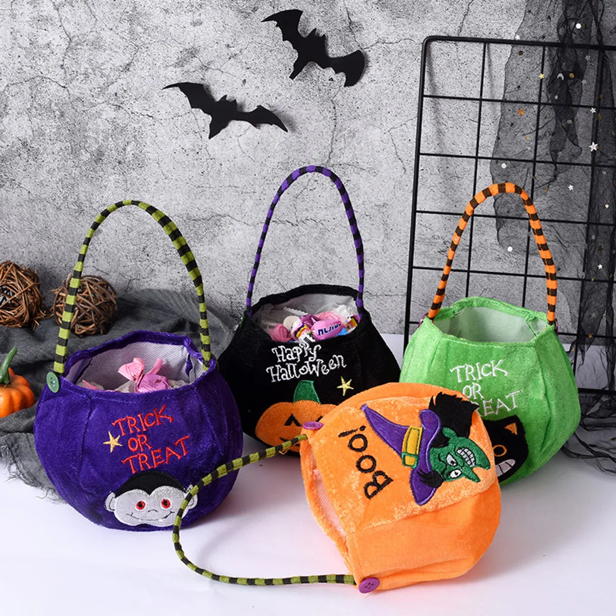 A Halloween Simple Cartoon Pumpkin Shape Shoulder Bag