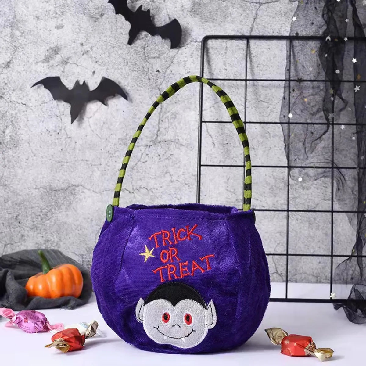 A Halloween Simple Cartoon Pumpkin Shape Shoulder Bag