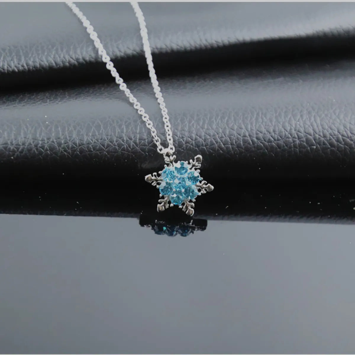 Christmas Series Korean Style Trendy Snowflake Full Zircon Pendant Crystal Sparkling Necklace Factory Direct Sales