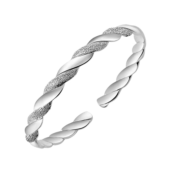 Classic Fashion Silver Plated Copper Love Interwoven Bracelet With Electroplated Craftsmanship For Women