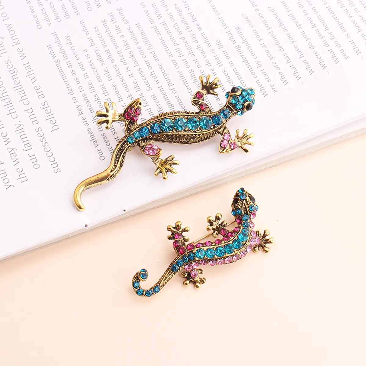 Classic Style Commute Animal Alloy Inlay Rhinestones Unisex Brooches