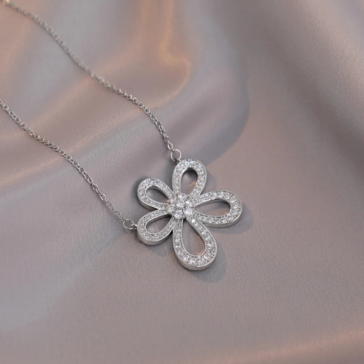 Classic Style Flower Titanium Steel Inlay Zircon Pendant Necklace