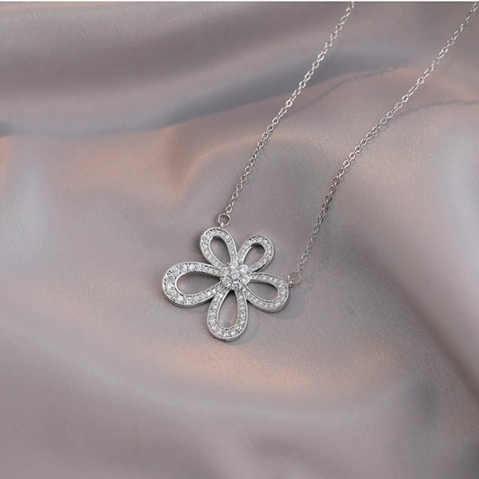 Classic Style Flower Titanium Steel Inlay Zircon Pendant Necklace