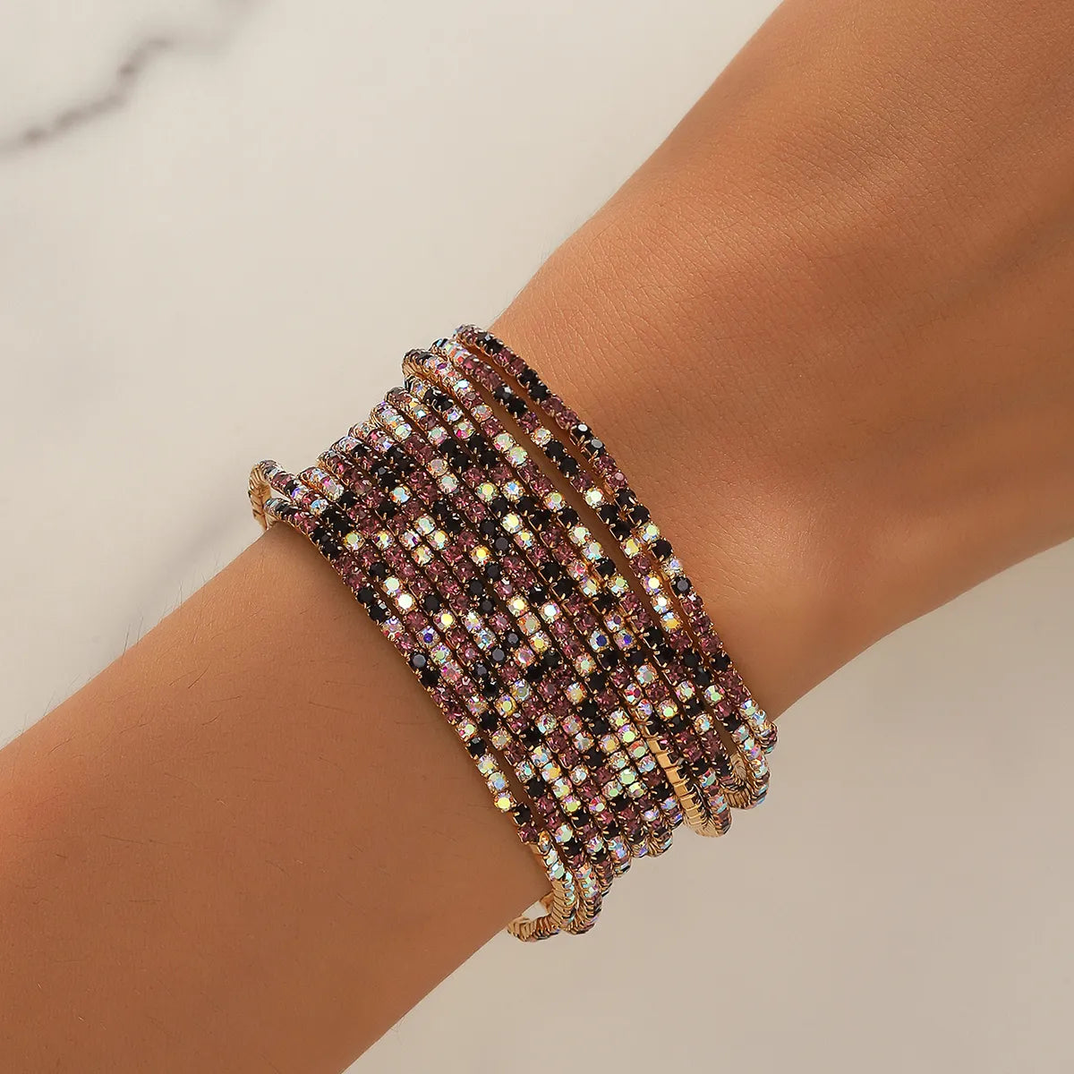 Classic Style Geometric Alloy Inlay Artificial Crystal Rhinestones Gold Plated Women's Bracelets