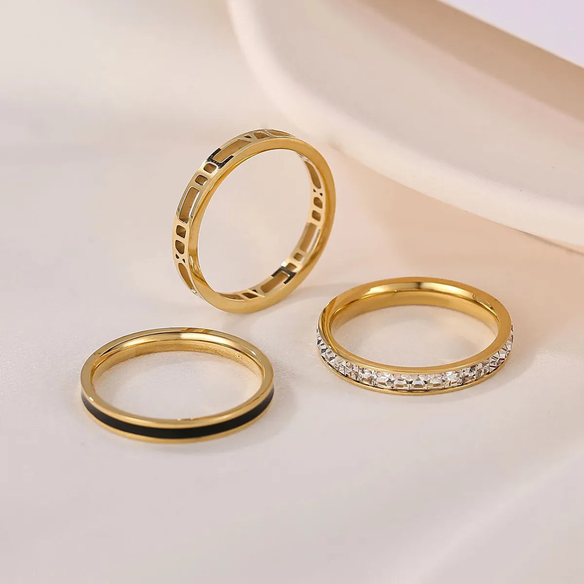 Classic Style Geometric Stainless Steel Rings Hollow Out Inlay Artificial Rhinestones Stainless Steel Rings 1 Set