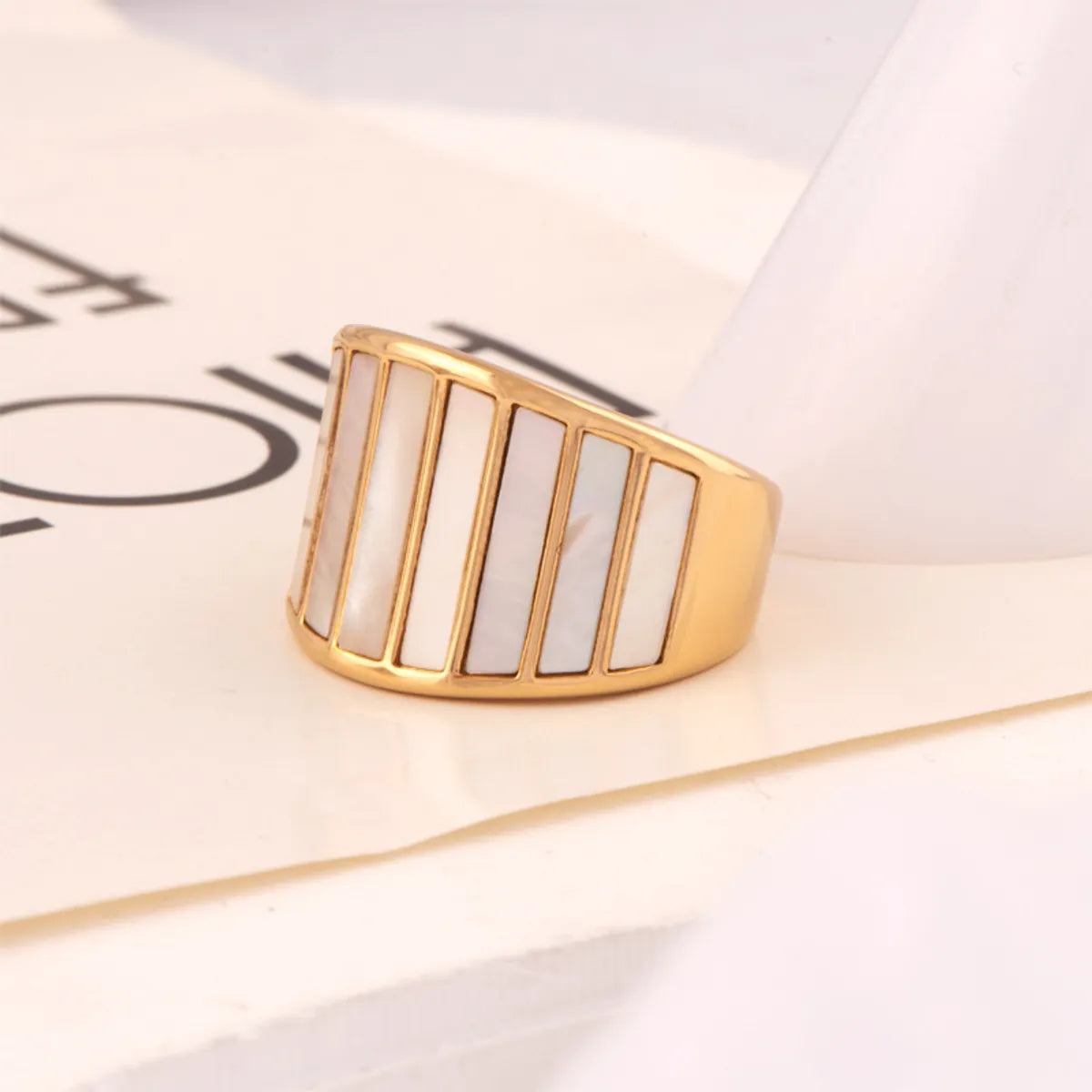 Titanium Steel 18K Gold Plated Classic Style Plating Geometric Shell Rings