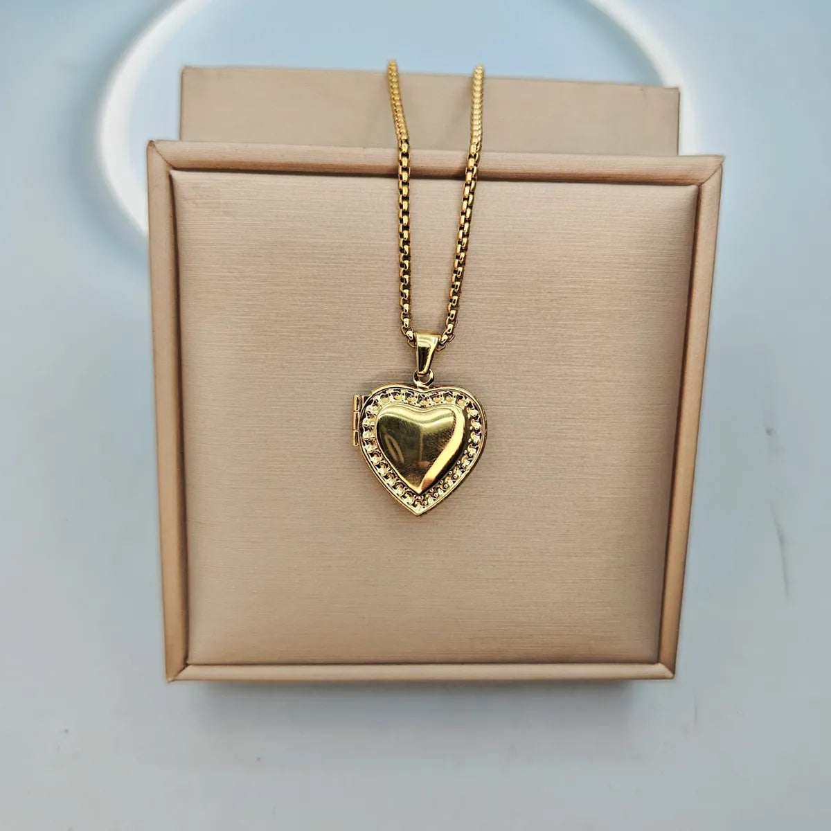 Classic Style Heart Shape Stainless Steel Polishing Plating 18k Gold Plated Pendant Necklace