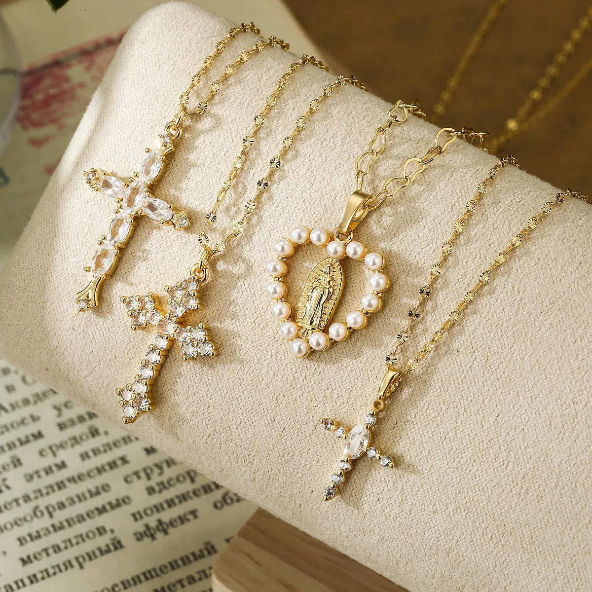 Classic Style Shiny Cross Heart Shape Copper Inlay Artificial Pearls Zircon Pendant Necklace