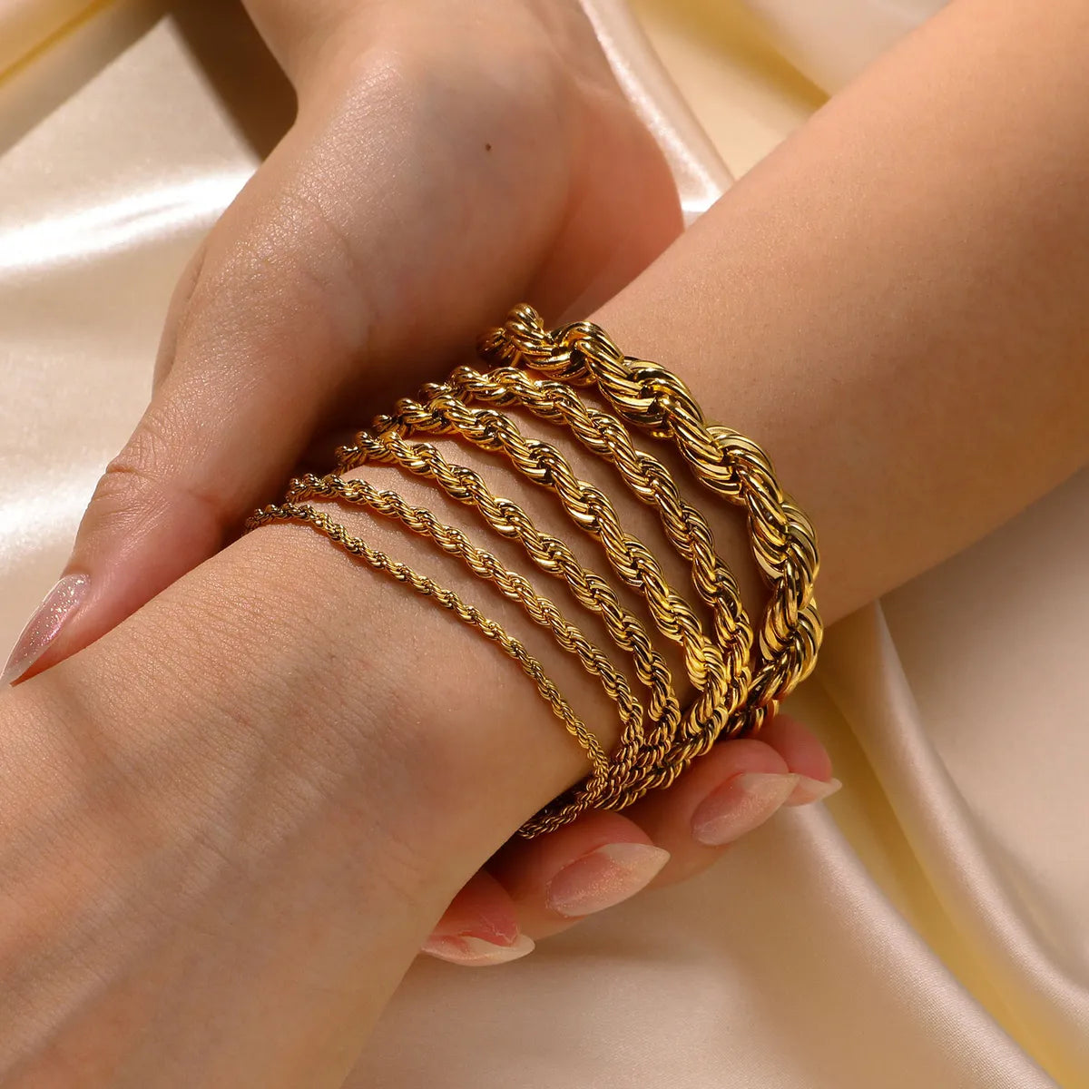 Classic Style Solid Color Stainless Steel Plating 18k Gold Plated Bracelets