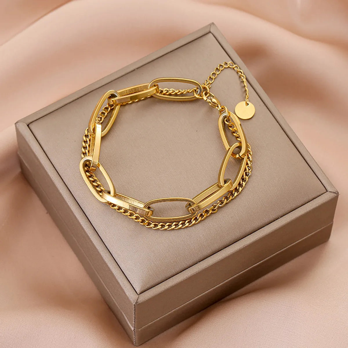 Classic Style Solid Color 304 Stainless Steel 18K Gold Plated Bracelets In Bulk