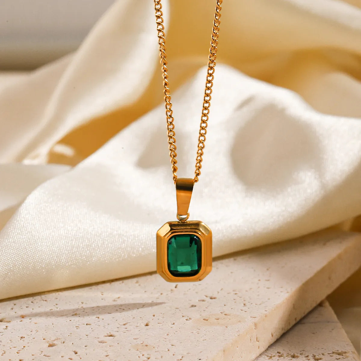 Classic Style Square Stainless Steel Titanium Steel Plating Inlay Artificial Gemstones 18k Gold Plated Pendant Necklace