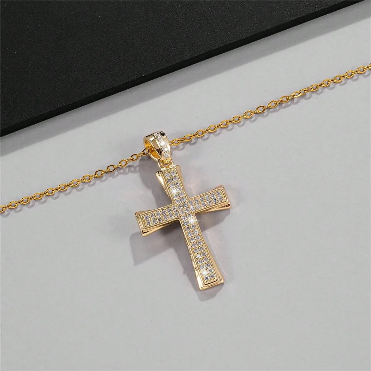 Classical Cross Copper Plating Inlay Zircon Gold Plated Pendant Necklace