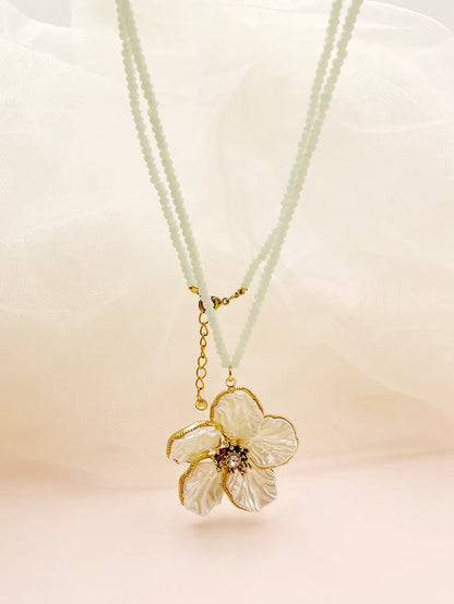 Classical Vintage Style Flower Stainless Steel Beaded Plating Inlay Shell Zircon Gold Plated Pendant Necklace