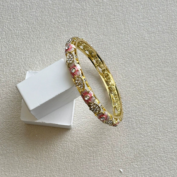 Cloisonné Openwork Floral Bracelet With Decorative Plated Finish Ethnic Style Jewelry Accessory