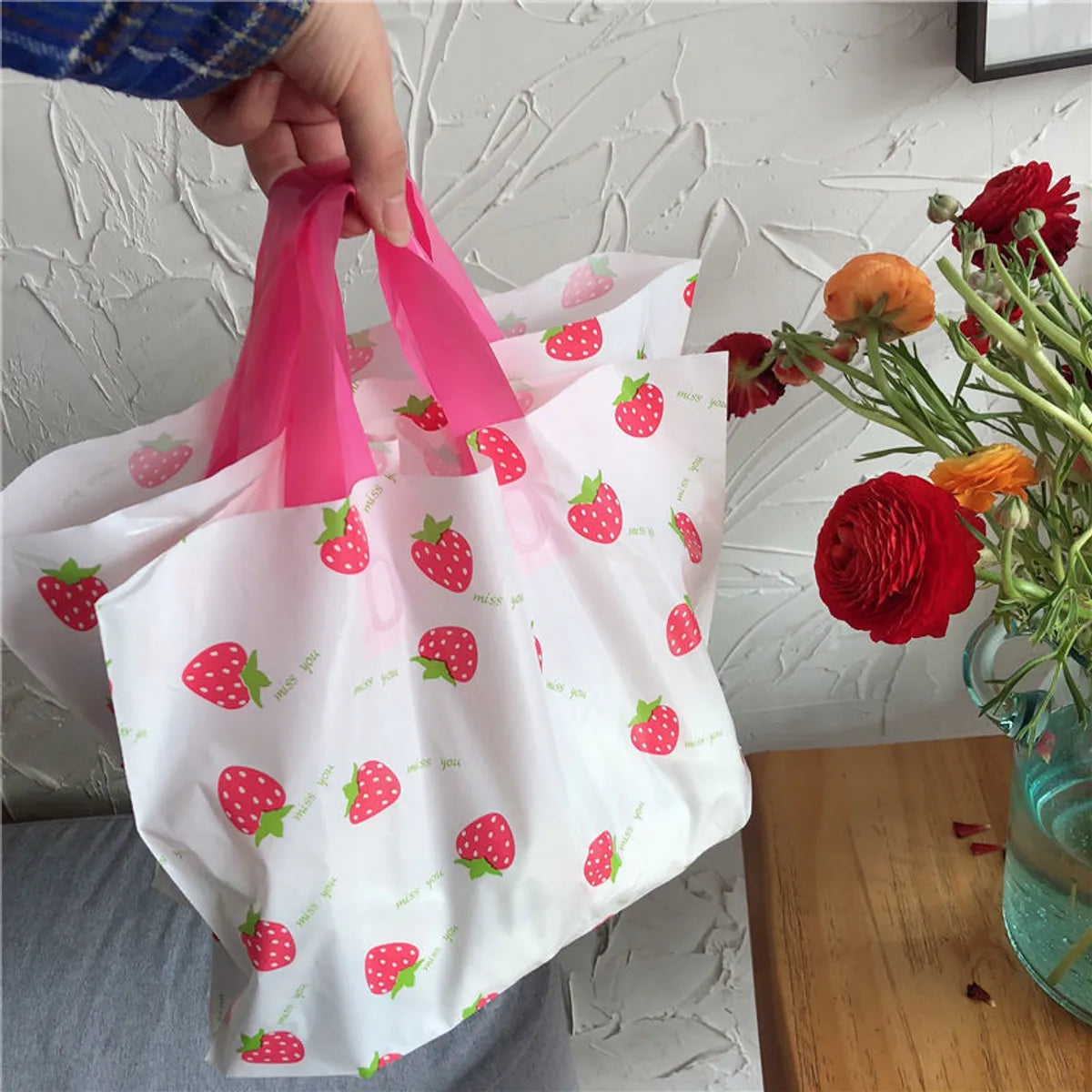 Clothing Store Bag Portable Plastic Bag Summer Peach Fresh Temptation Plastic Shopping Bag Cosmetic Bag Free Shipping