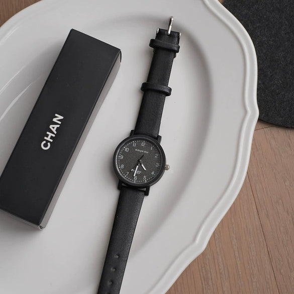 College Style Women's Alloy Case Ordinary Glass Mirror Quartz Digital Scale Retro Artistic Leisure Watch