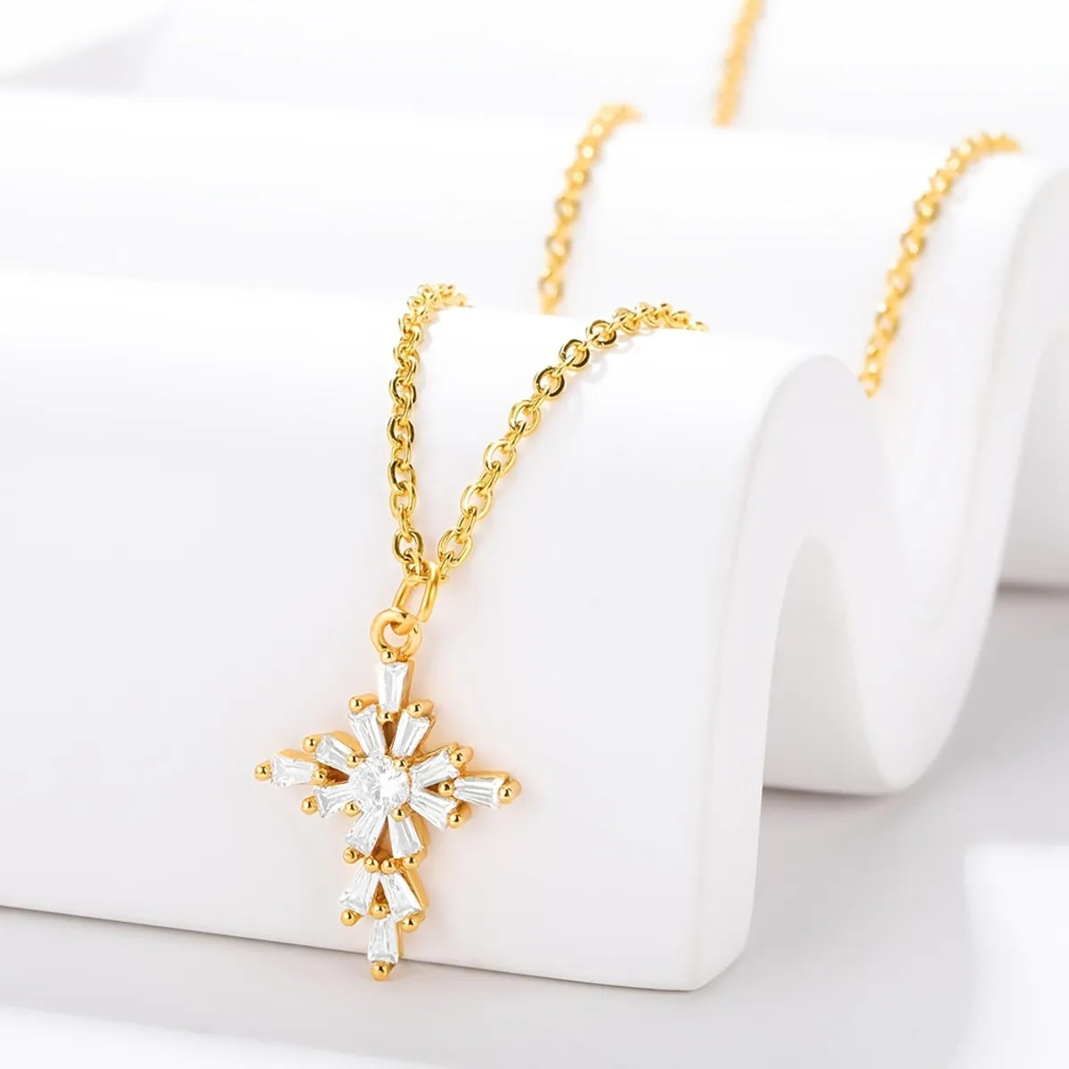 Commute Cross Copper Plating Inlay Zircon Gold Plated Pendant Necklace