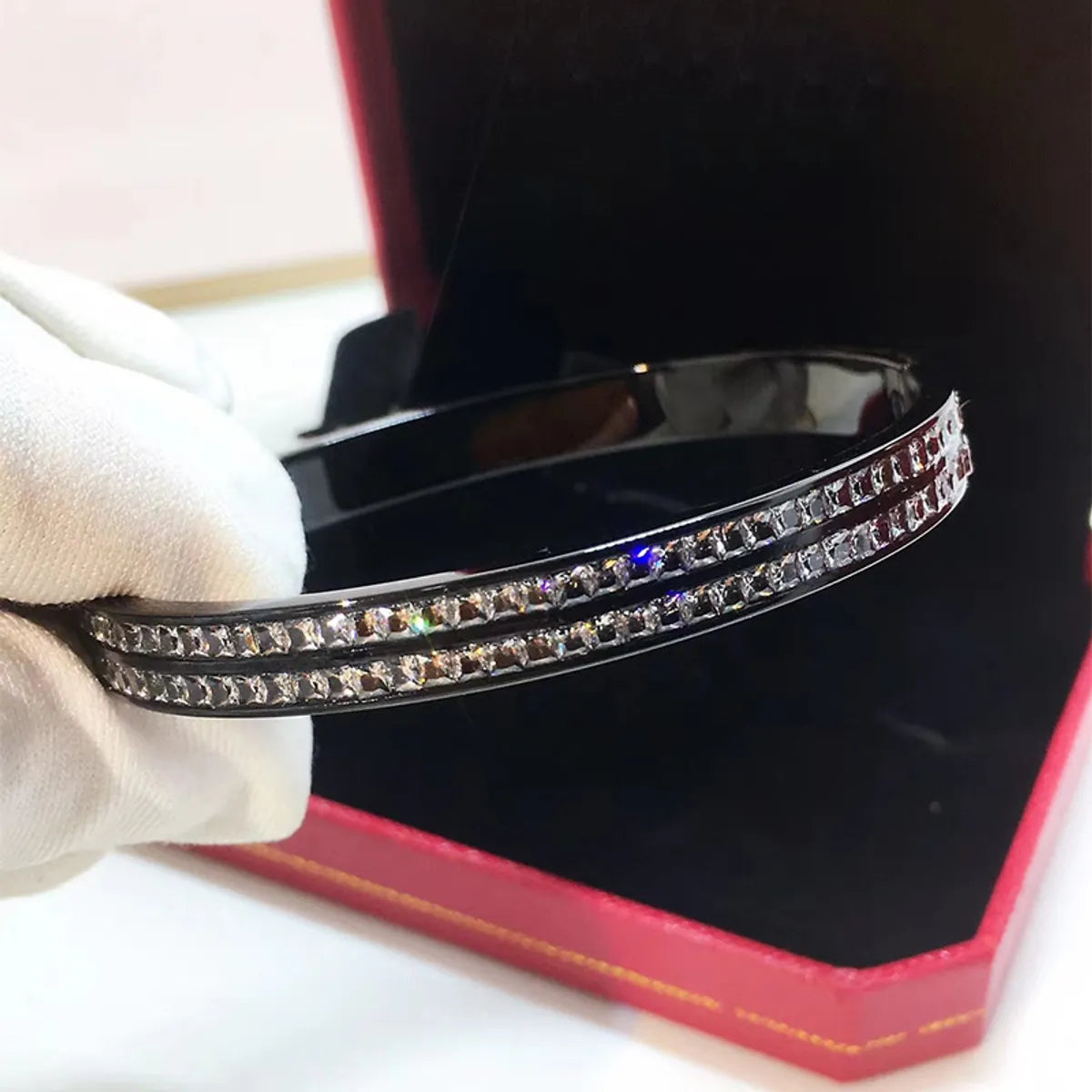 Commute Solid Color Titanium Steel Inlay Zircon Bangle