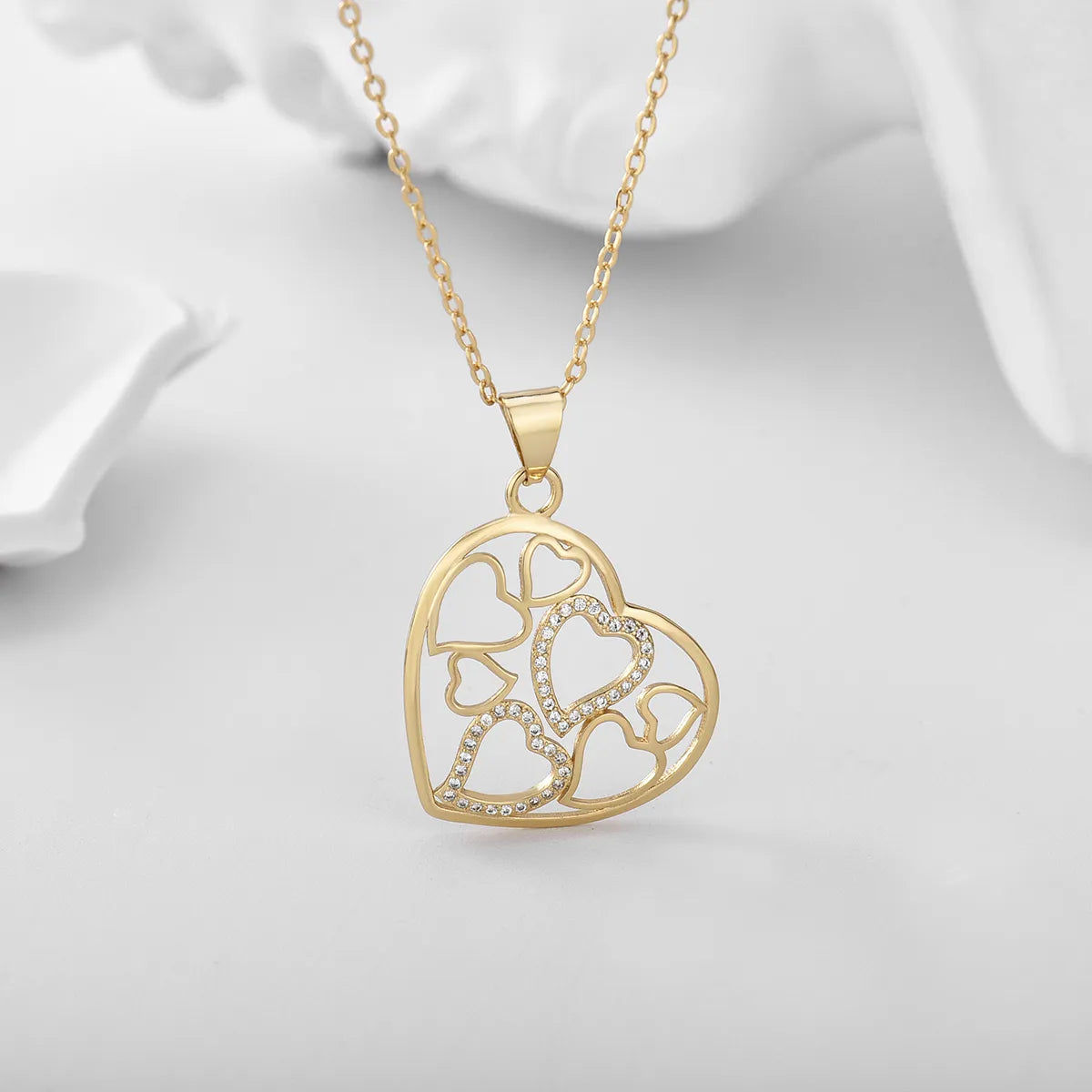 Copper 18K Gold Plated Casual Simple Style Hollow Out Inlay Heart Shape Butterfly Zircon Pendant Necklace Necklace