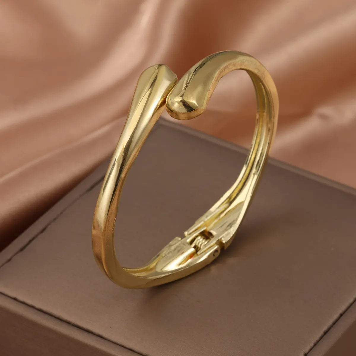 Copper 18K Gold Plated Circle Wide Bracelet Bangle