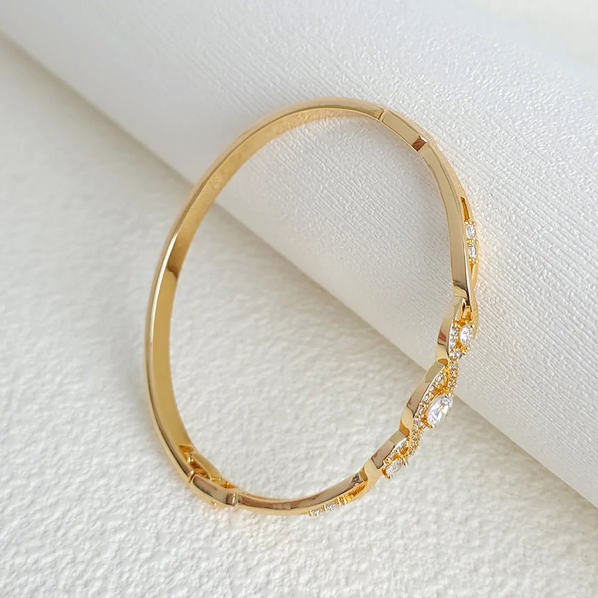 Copper 18K Gold Plated Elegant Vacation Geometric Criss Cross Zircon Bangle